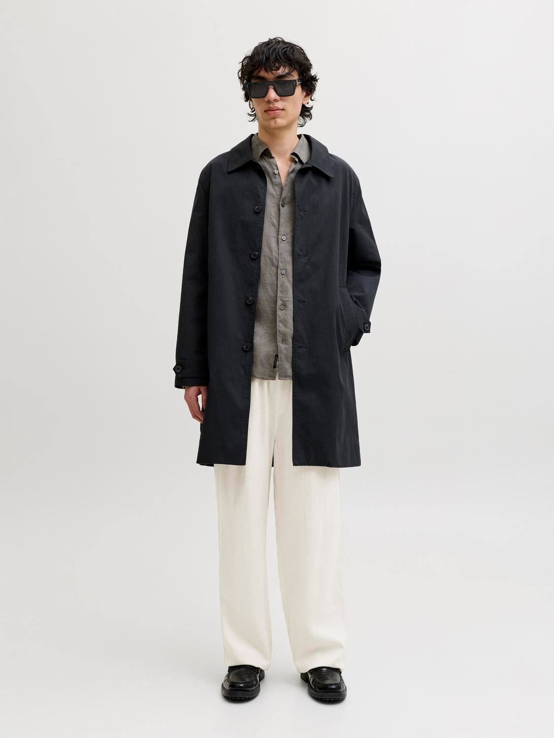 model_shot-front_full