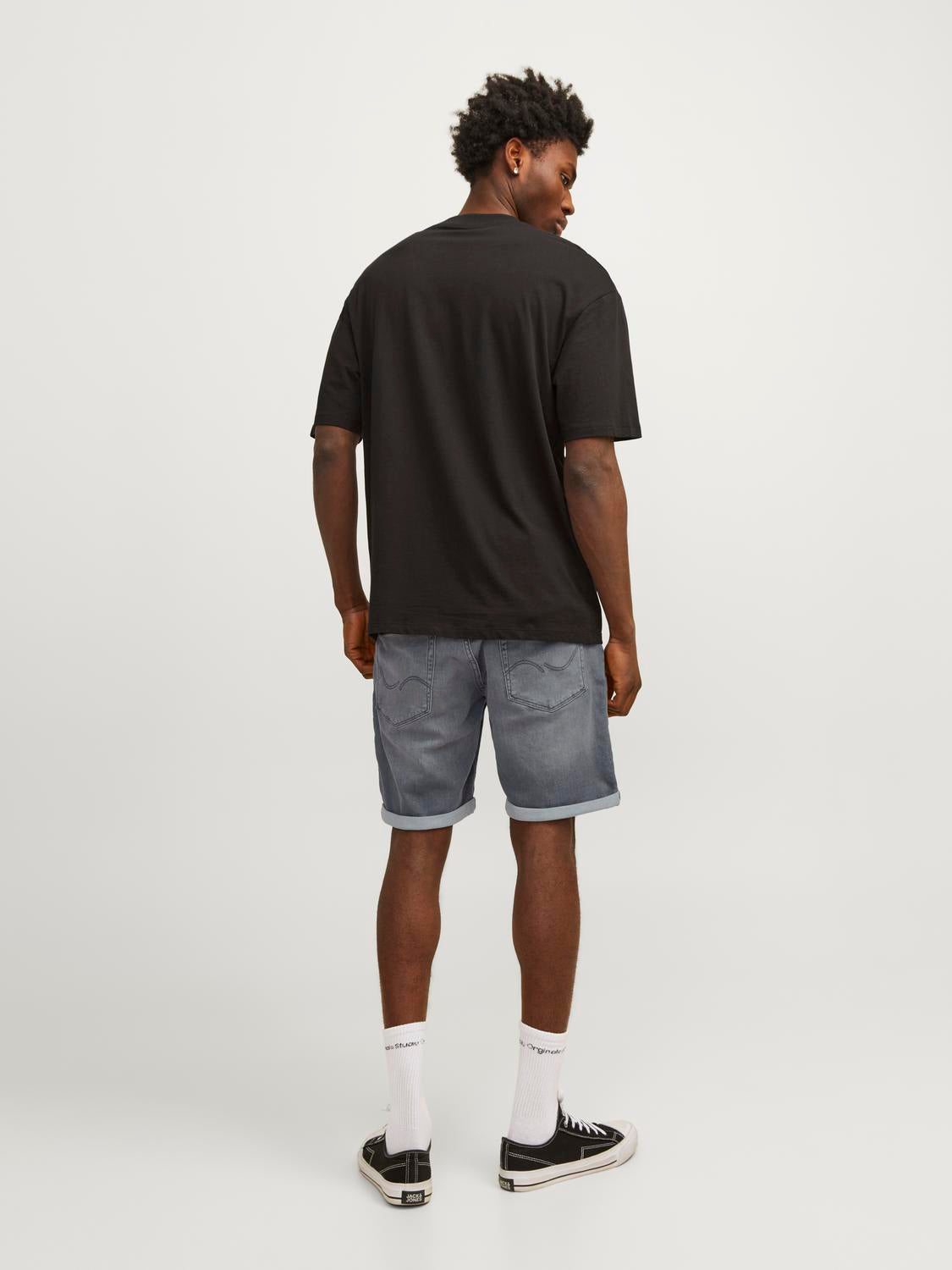 model_shot-back