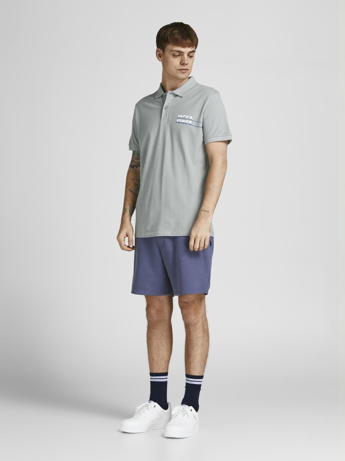model_shot-front_full