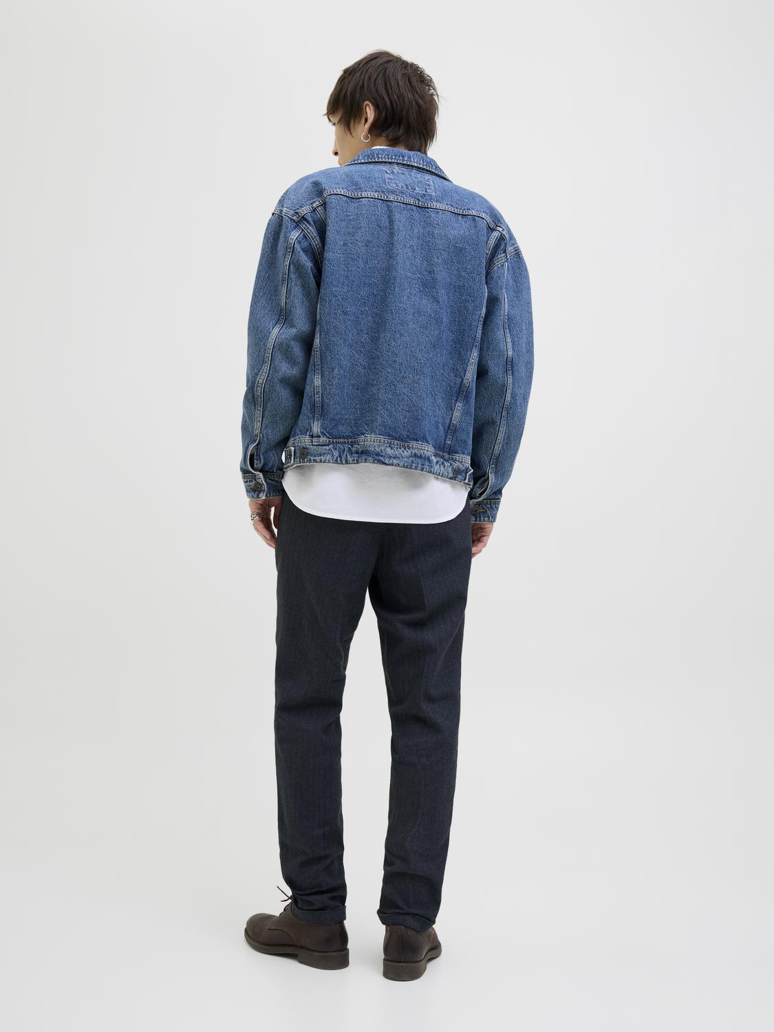 model_shot-back