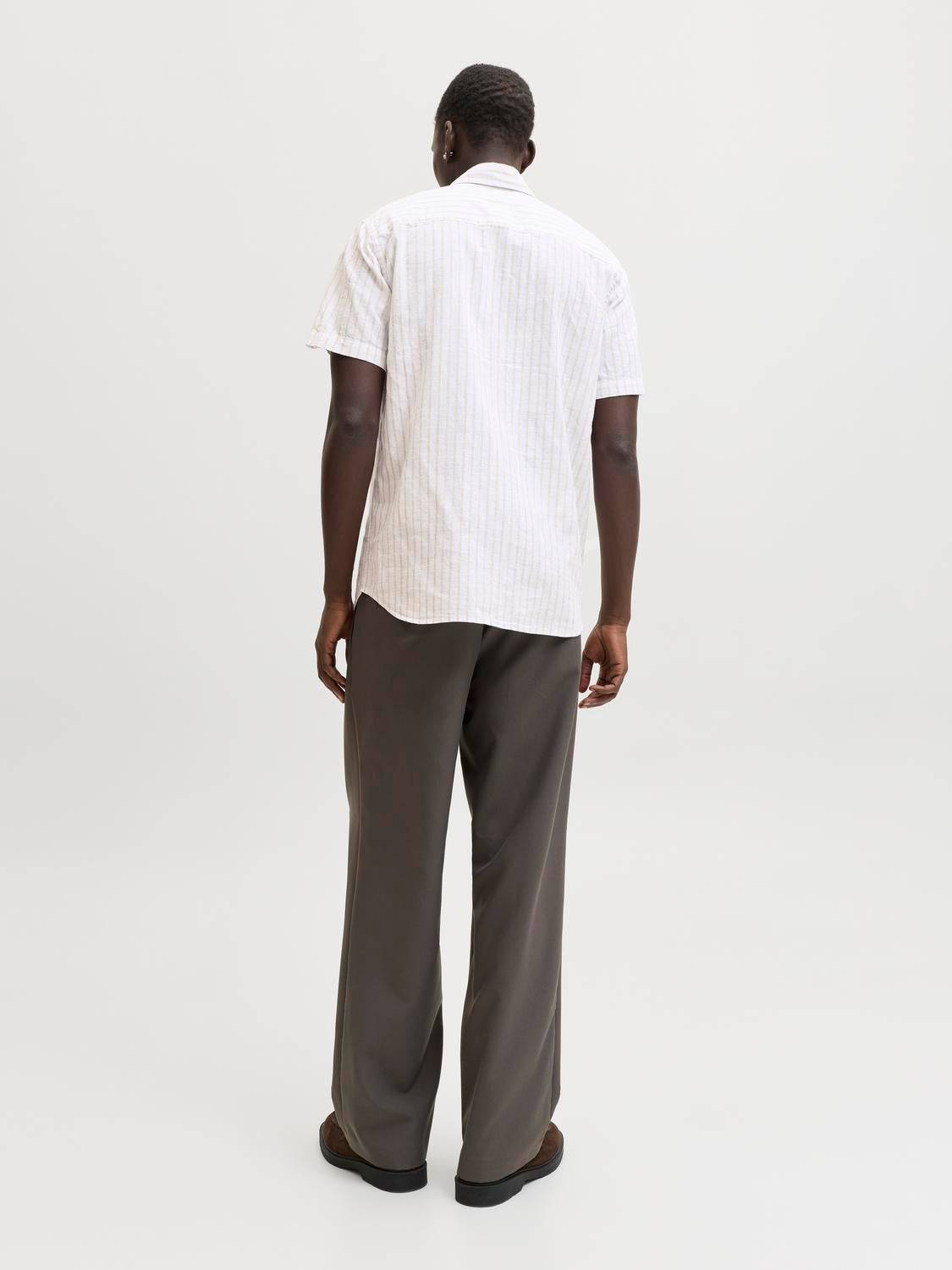 model_shot-back